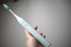 飞利浦电动牙刷 Pintle Brush HX2421 怎么样？飞利浦 Pintle Brush 值得购买吗